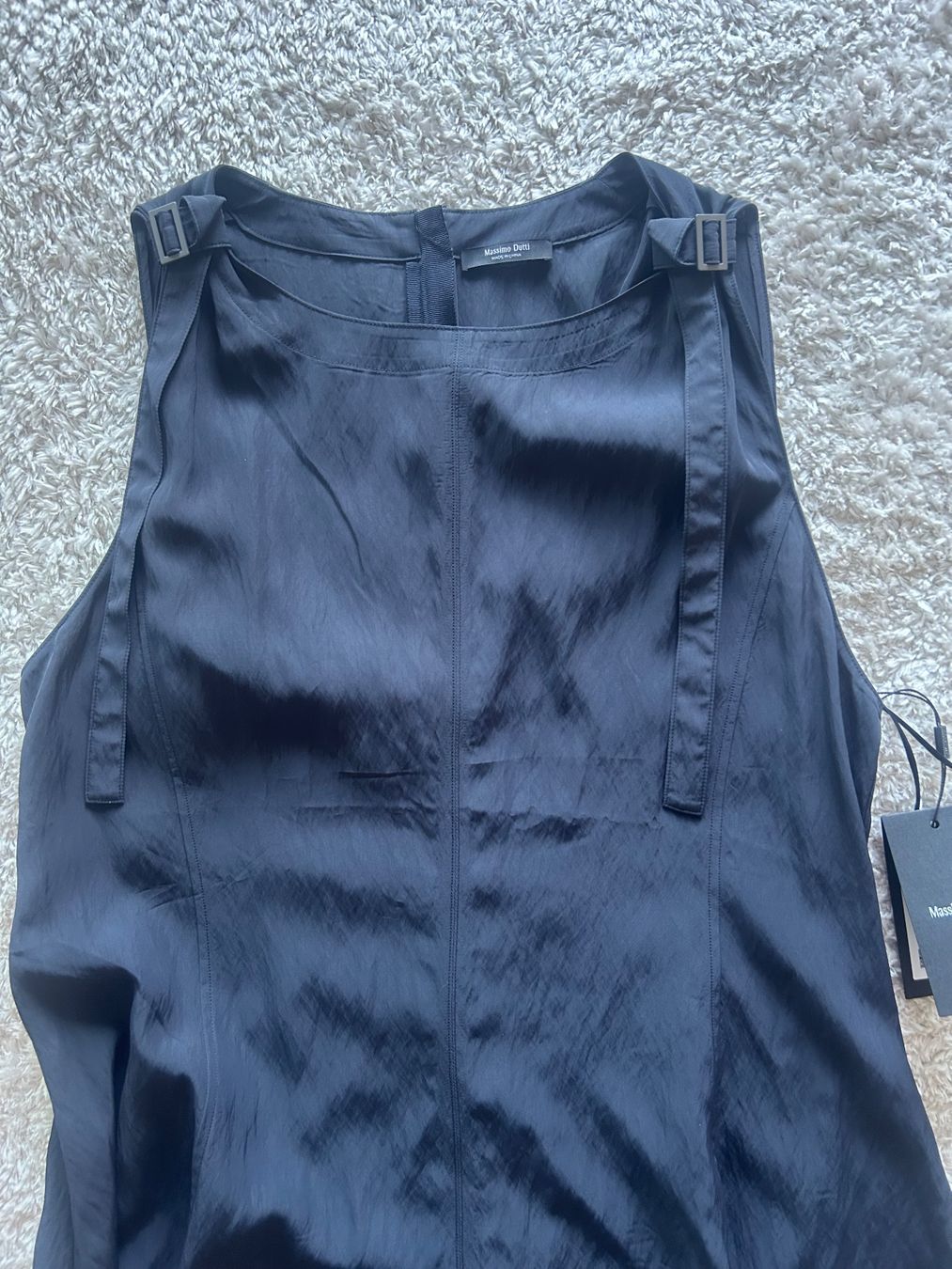Massimo Dutti Robes: Robe Massimo Dutti neuve – D'occasion à Courrendlin par loko2910 2