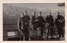 Soldaten vor Bergspitzen, Lst. Vpf. Kp. 27