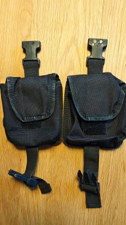 2x Taschen für Tauchblei klein.