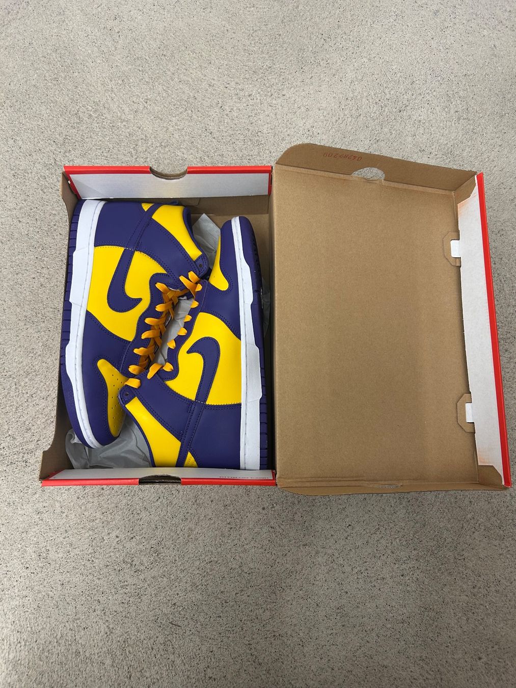 Nike Scarpe da uomo: Nike Dunk High Lakers – Nuovo e nell'imballaggio originale da St.Gallen venduto da y.vrn1 1