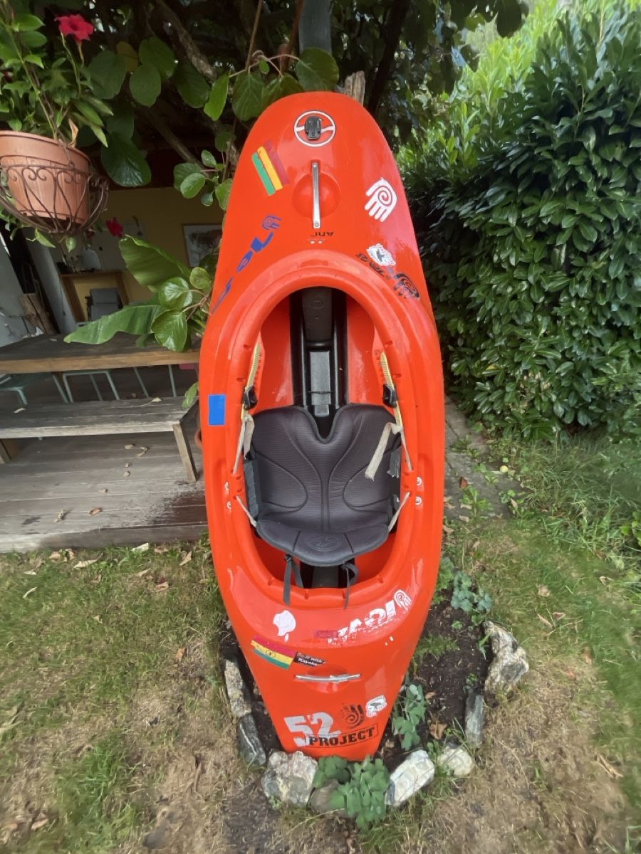 Bateaux: Freestylekayak – D'occasion à Scharans par landri01 1
