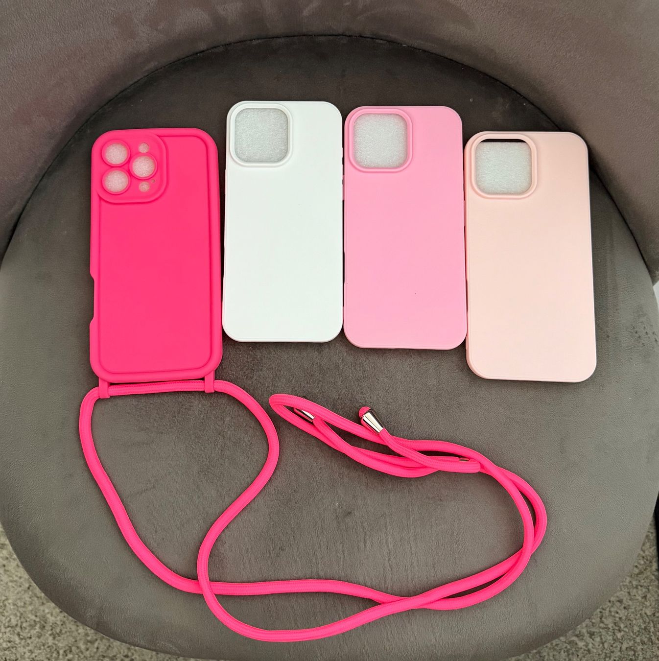 Coques & Protection écran: Etui Iphone 16 pro max – Neuf (Voir description) à Neuenhof par 97p_bss2