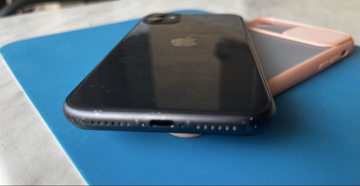 Apple Telefoni cellulari / Smartphones: iPhone 11 64  + Zubehör – Usato da Lützelflüh-Goldb venduto da waespi99 9