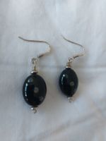 Très jolies boucles d'oreille noires/argentées verre NEUVES