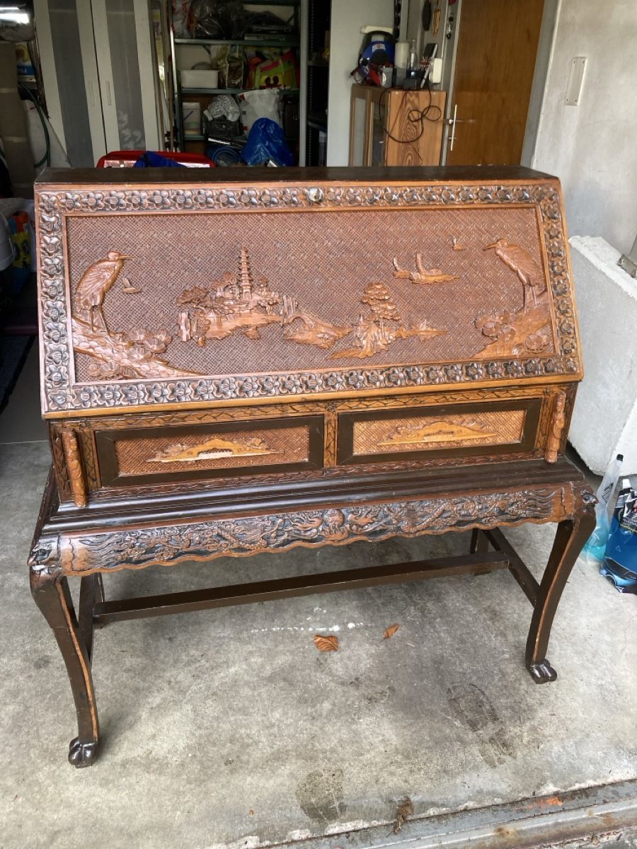 Schreibtische: Secrétaire  style chinois  – Gebraucht aus Peseux von effepi
