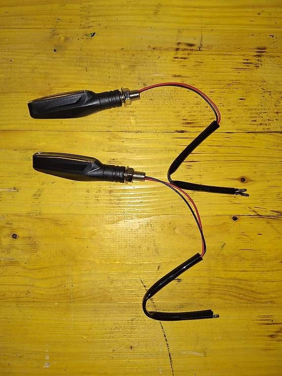 Tutti i ricambio per moto: Set LED Lauflicht-Blinker 12V  Neu – Nuovo (secondo la descrizione) da Hombrechtikon venduto da Mgladiatore