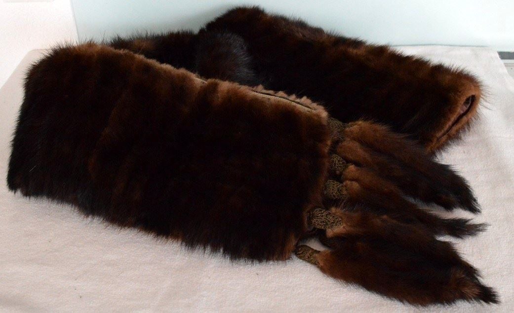 Foulard & Sciarpe: Nerzschal  / Poncho fourrure en vison – Usato da Collonges venduto da Auganien 2