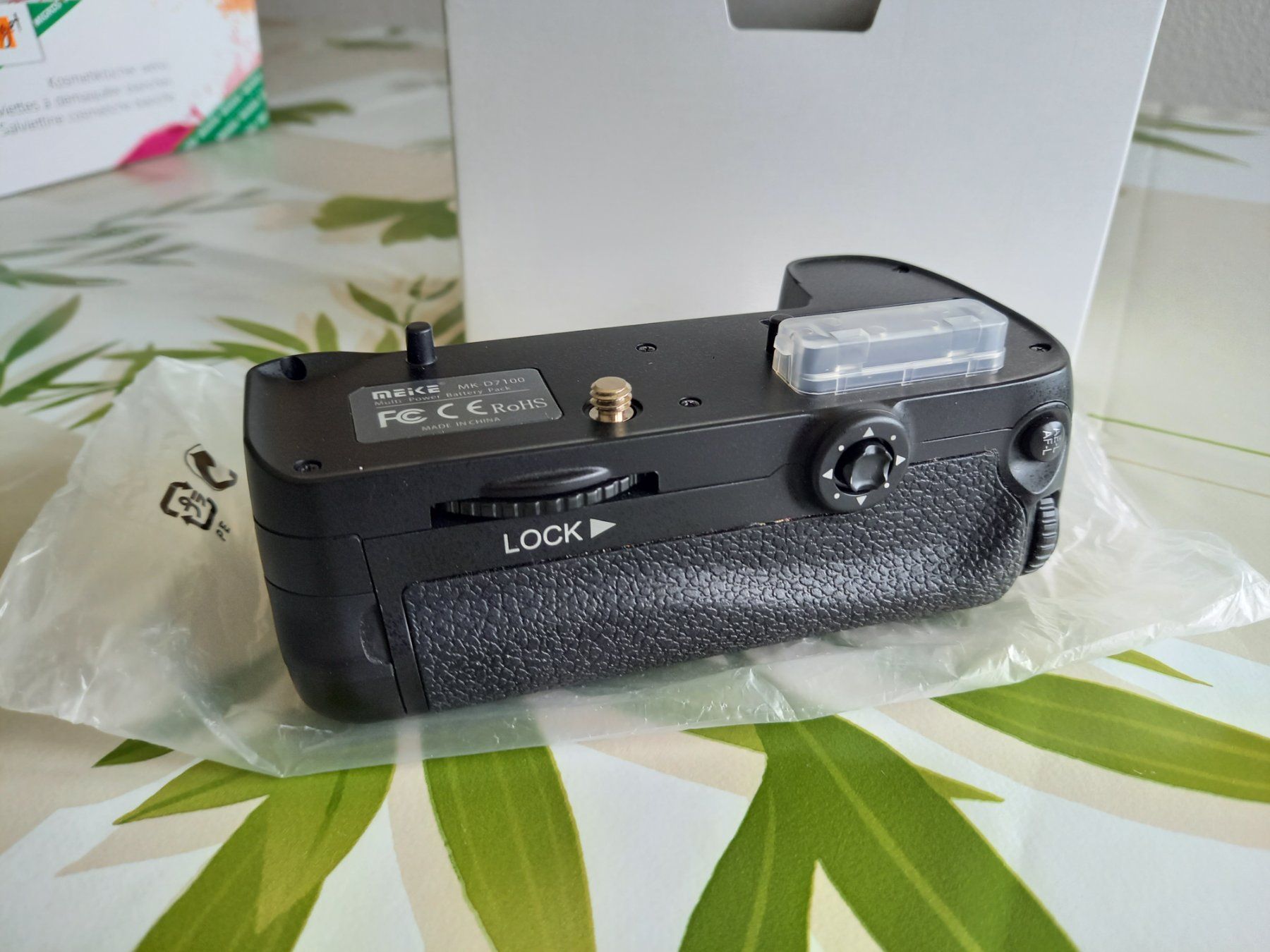 Nikon Batterie: Battery grip for Nikon D7100 / D7200 – Nuovo (secondo la descrizione) da Allschwil venduto da d.genchev 2