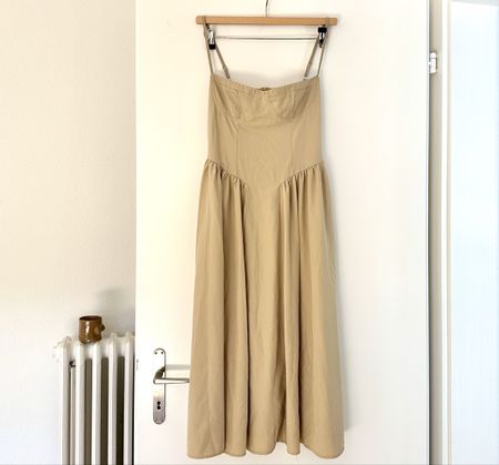 Sommerkleid beigefarben mit Corsagenoberteil Grösse M