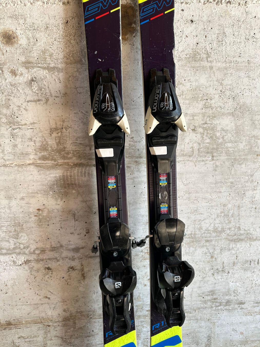 Salomon Skis: Salomon Kinderski 130cm – Gebraucht aus Emmenbrücke von karkarkar 2