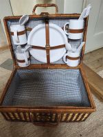 Vintage Picknickkorb für 4 Personen, Top Zustand!