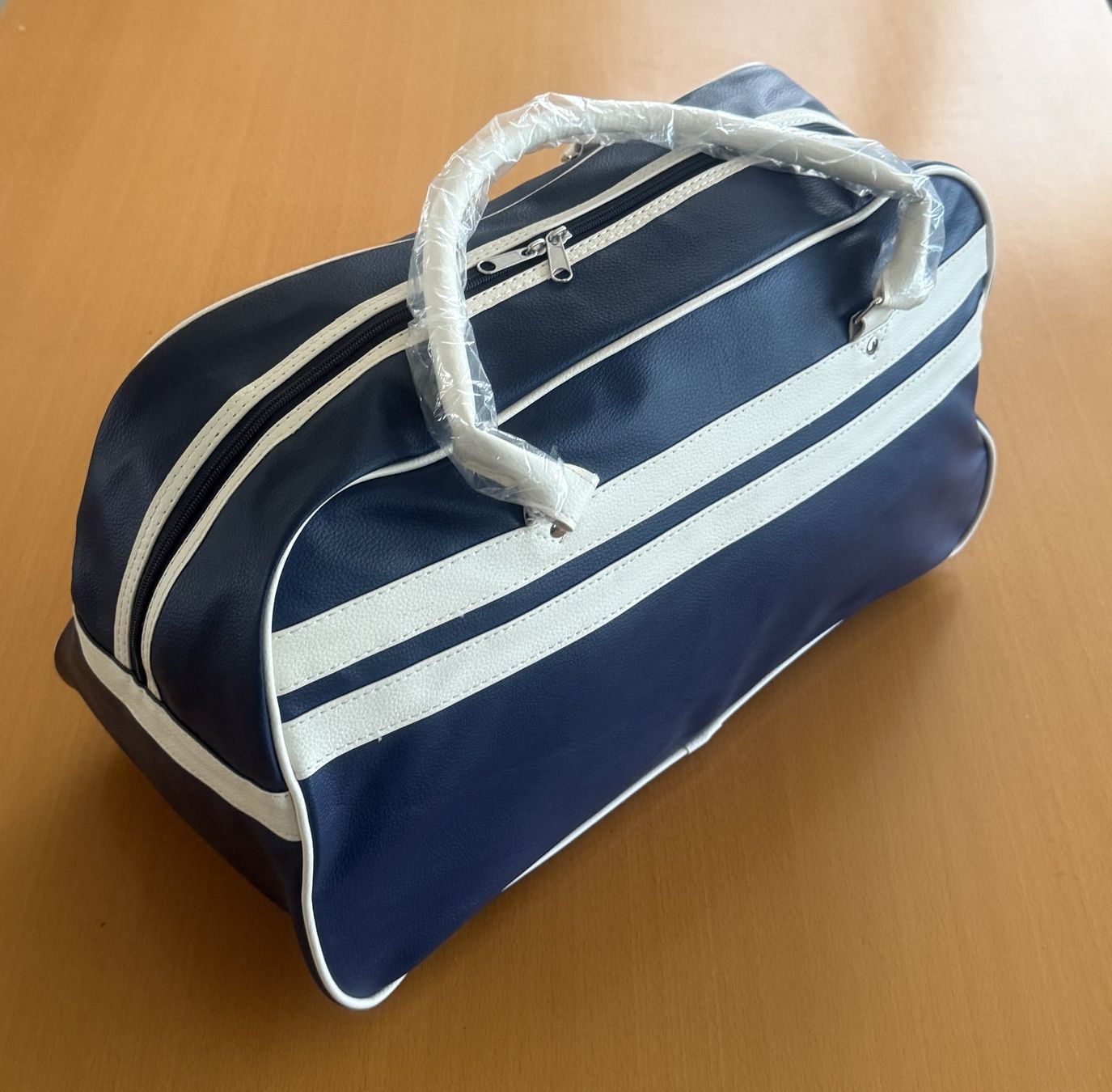 Borse: Sac de sport rétro – Nuovo e nell'imballaggio originale da Prez-vers-Noréaz venduto da Joenicorn