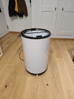 Praktischer 41l Partycooler auf Rollen