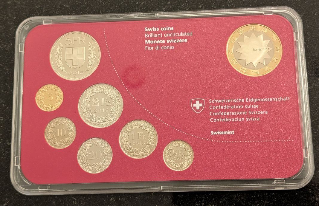 Tutti le monete: Münzsatz Baby 2015 stgl – Nuovo (secondo la descrizione) da Arch venduto da moneyswiss 2