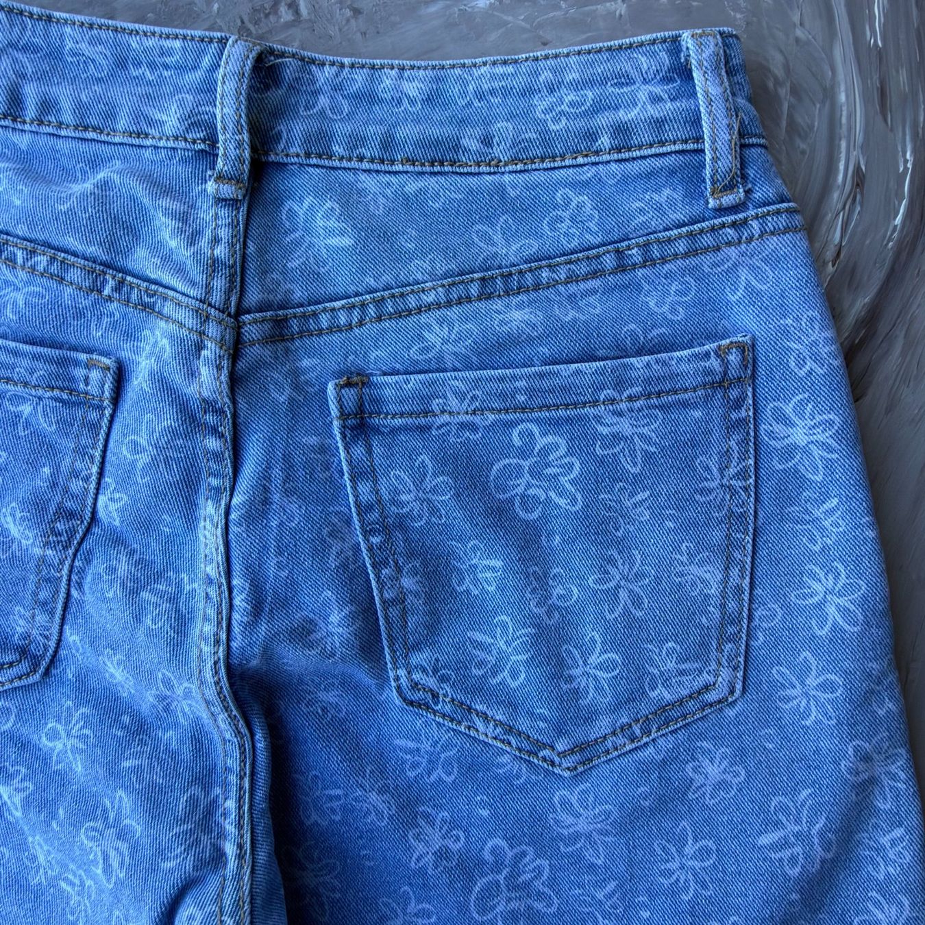 Jeans: Jean Large Imprimé Fleurs – D'occasion à Thônex par Suisse.Shopping 6