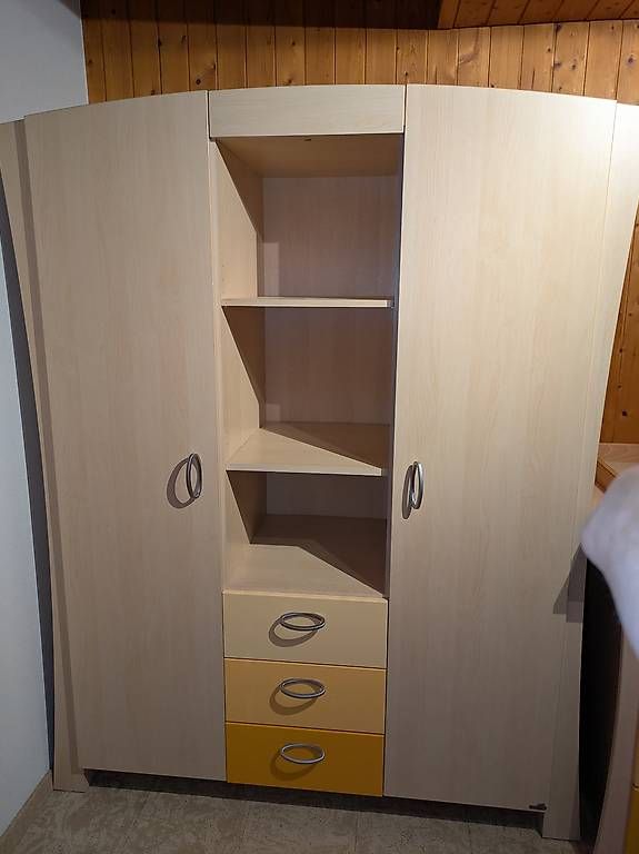 Fasciatoi & Accessori: Greuther Kinderzimmer kompl., Bett, Schrank, Wickelkommode – Usato da Rothenhausen venduto da sabias5 2