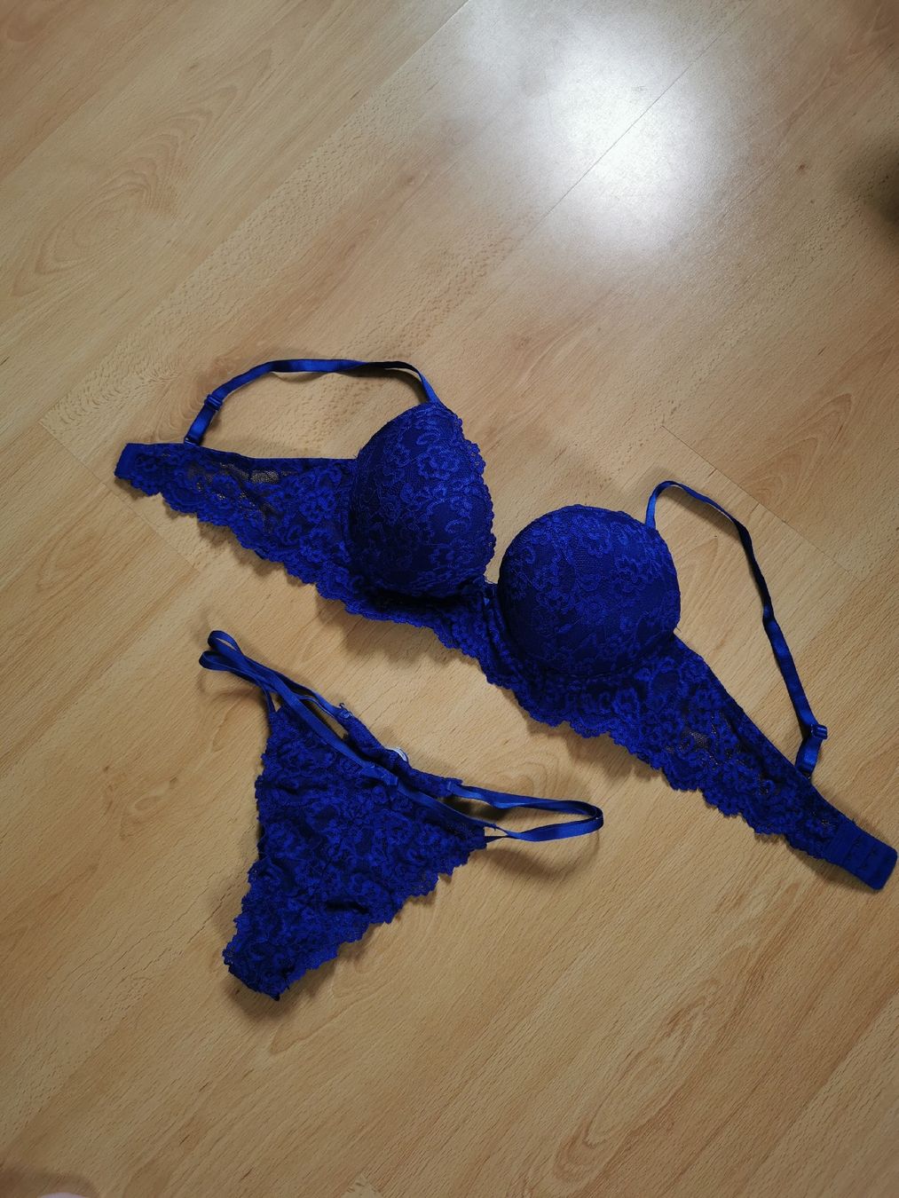 Sonstige Unterwäsche: Spitze BH Set, Grösse 75C  Royalblau! – Neu (gemäss Beschreibung) aus Balsthal von Leila_Luna