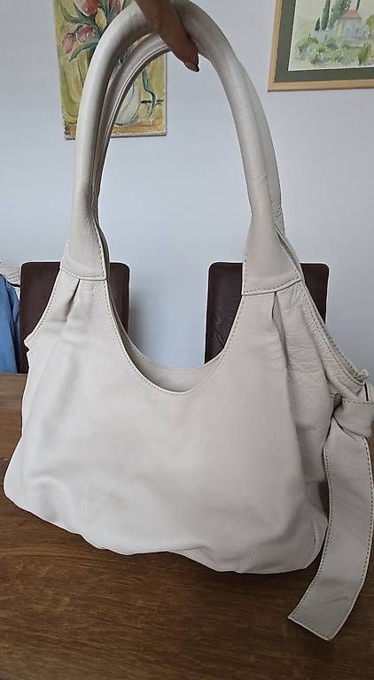 Borse da donna: Cremebeige Echtleder-Schulterhandtasche – Usato da Schlieren venduto da kat_t6xw