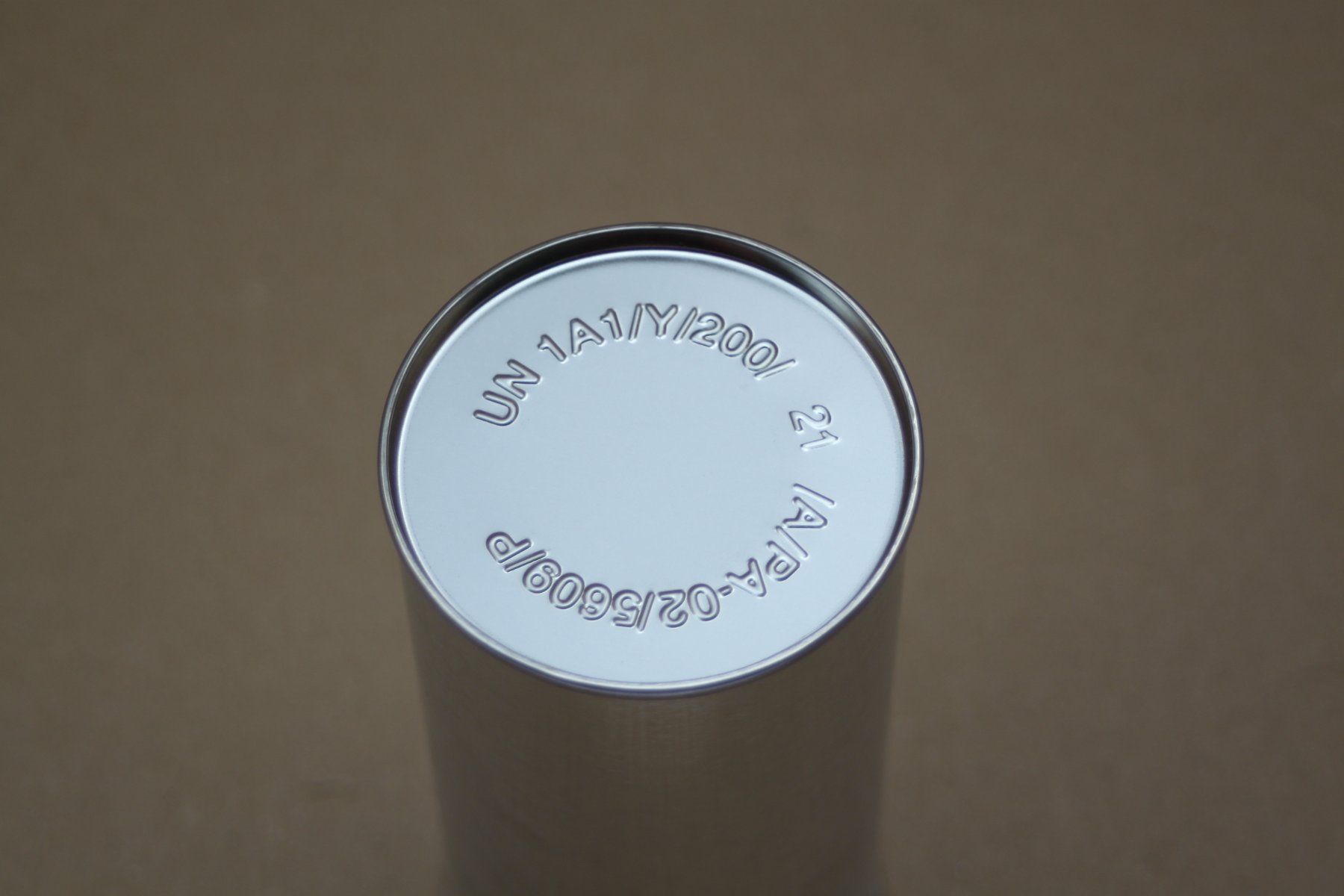 Altro in Stoviglie & Bicchieri: Rundflasche 250 ml Blech Dose mit Sicherheitsverschluss – Nuovo e nell'imballaggio originale da Lömmenschwil venduto da ritalin01 4