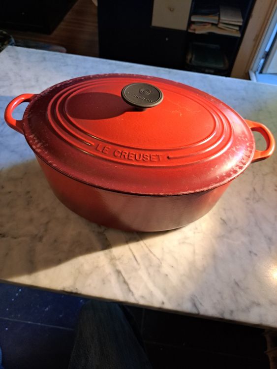 Cocotte en fonte Le Creuset, signature, 24 cm (D'occasion) à Marly pour