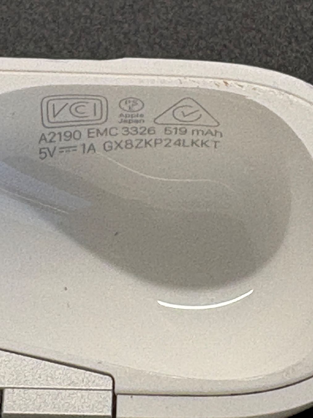 Apple Cuffie: Apple AirPods Pro 1 charging case (A2190). – Usato da Lausanne venduto da Zorrus77 4