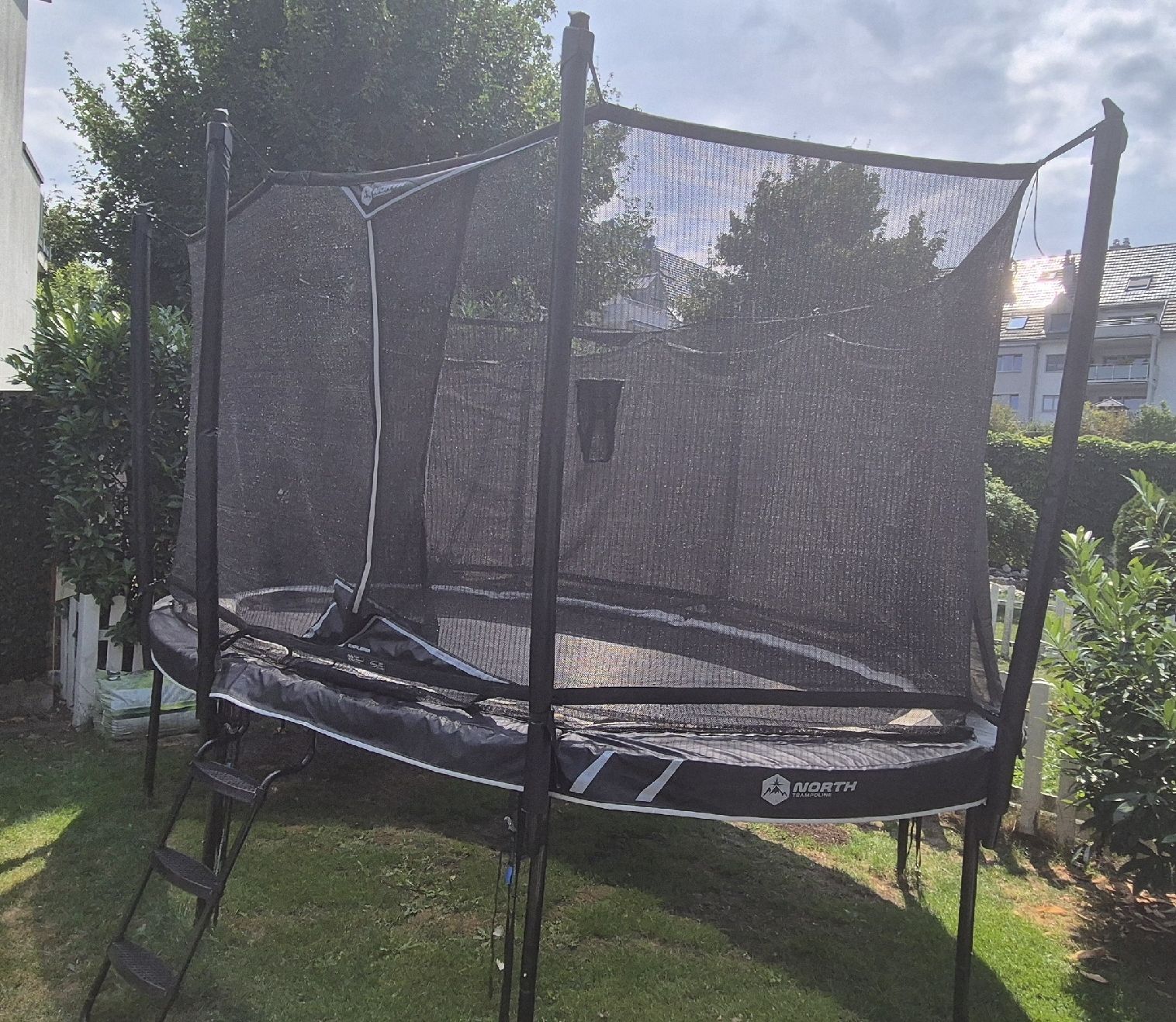 Trampoline: North Trampolin Explorer Oval 300 x 420 cm – Gebraucht aus Steinmaur von nimark79 1