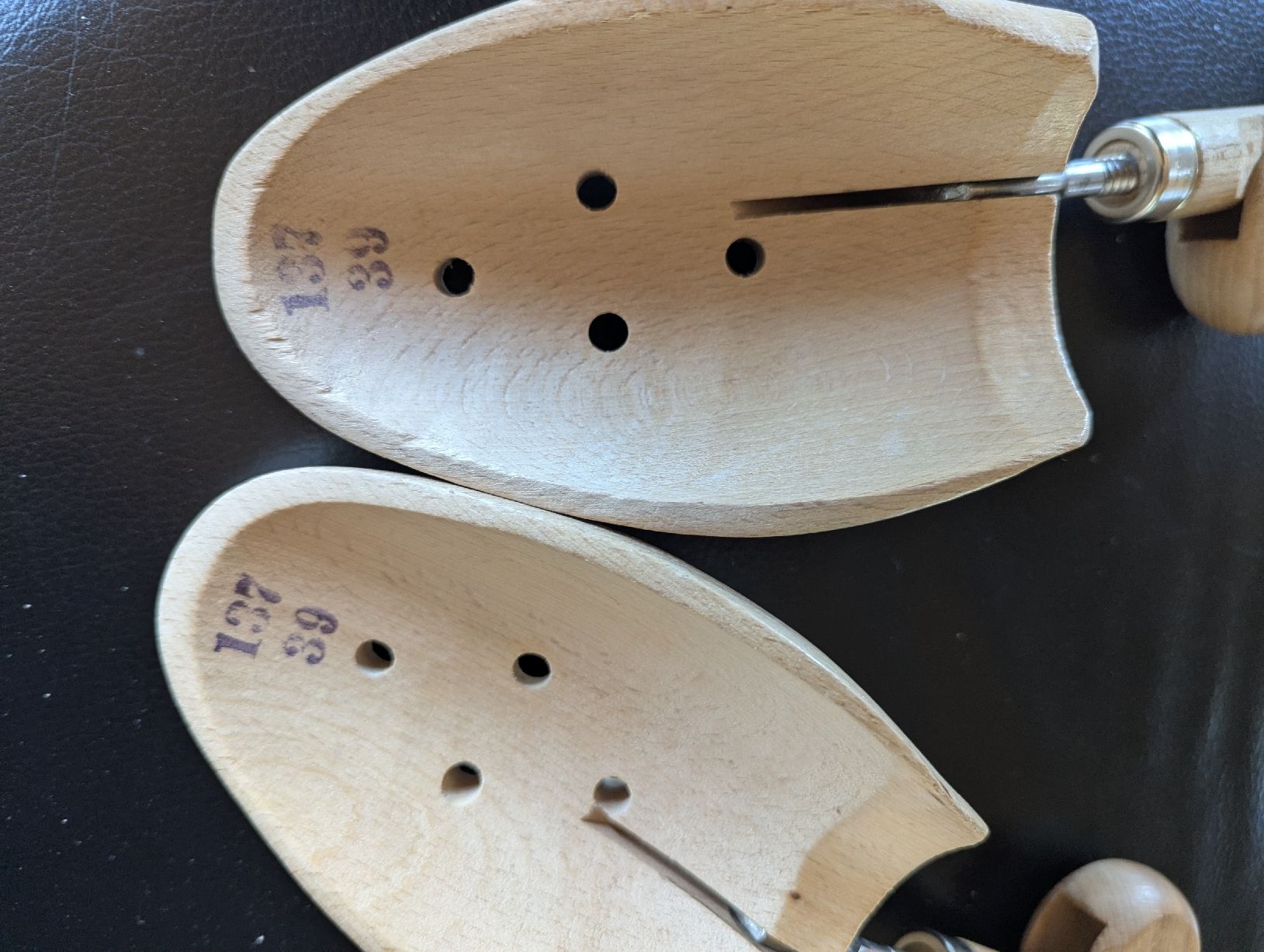 Herrenschuhe: Schuhspanner 39  – Gebraucht aus Bettlach von Costmiri 1