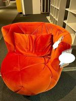 Top-Design Samt-Sessel, neuwertig, aus rot-orangem Samt