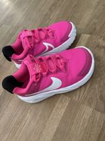 Nike Star Runner Turnschuhe pink weiss neuwertig