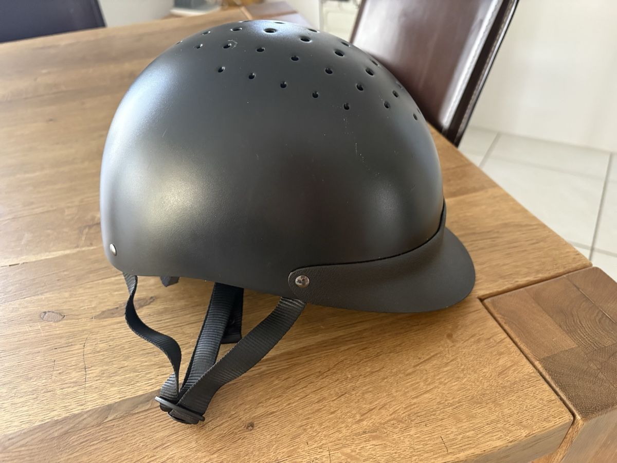 Casques: Reithelm Kinder  – D'occasion à Bassersdorf par Dobumeka