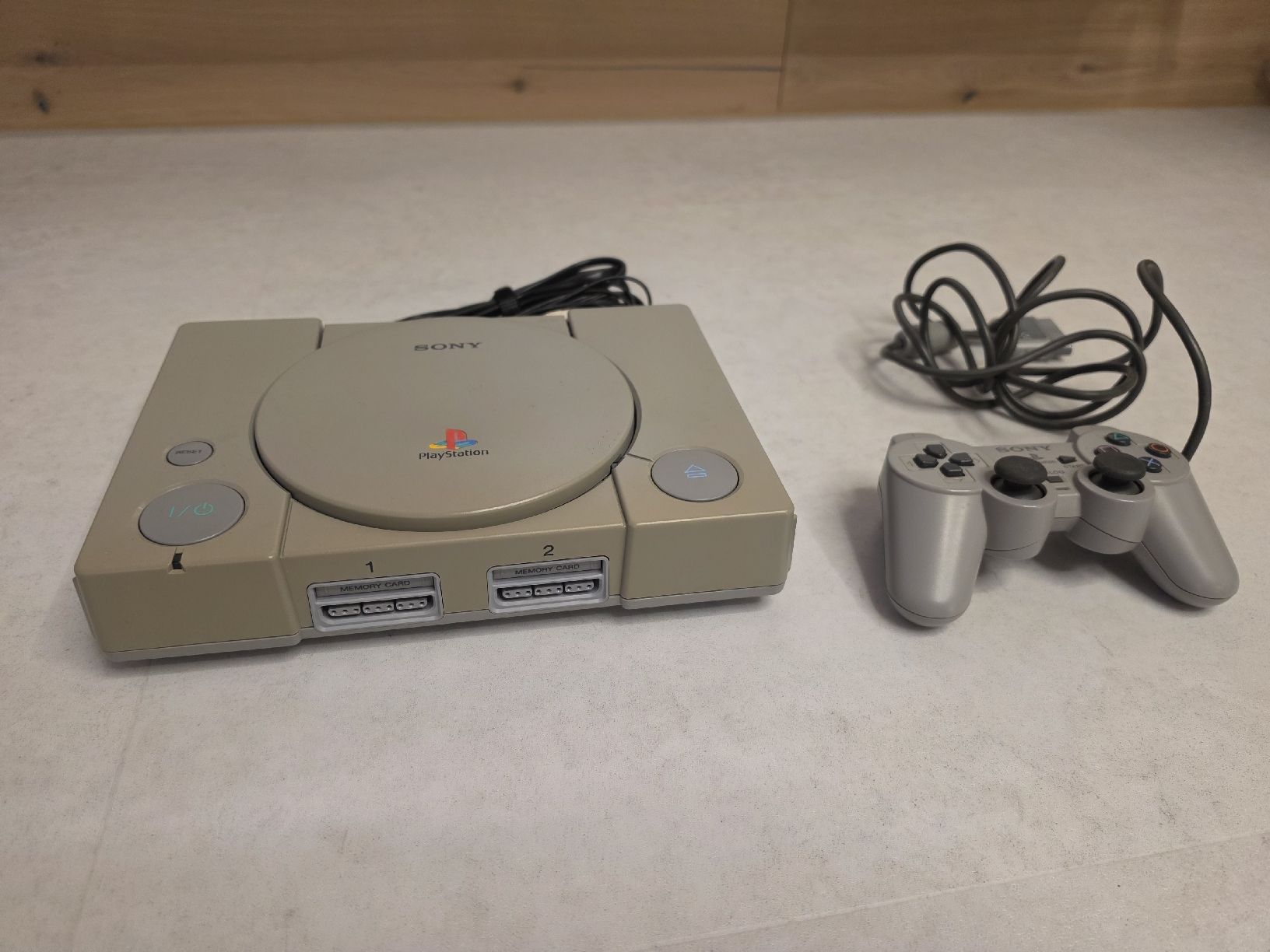 Sony Konsolen: Paystation une manette et cable de branchement – Gebraucht aus Aproz (Nendaz) von moonfull