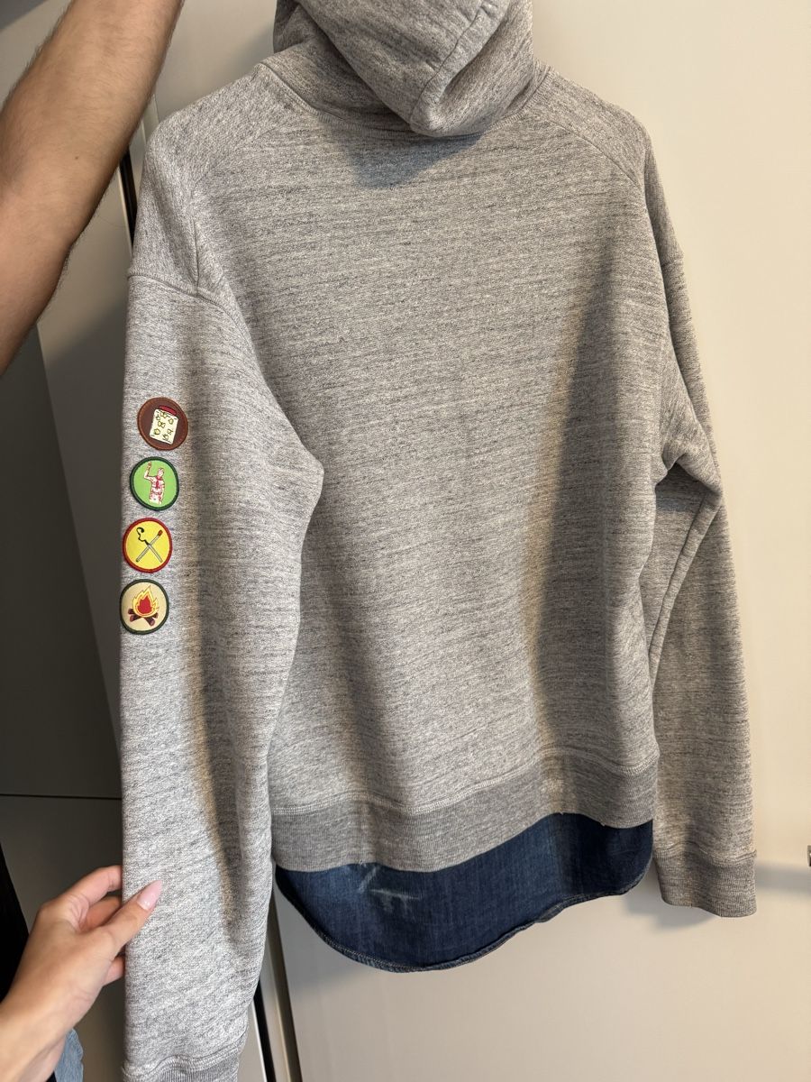 Dsquared2 Maglioni & Felpe: Dsquared2 Hoodie Grau mit Patches – Nuovo (secondo la descrizione) da Zeiningen venduto da Liva_92 1