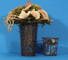 Paar dekorative Metallobjekte rostfarbig - Windlicht & Vase