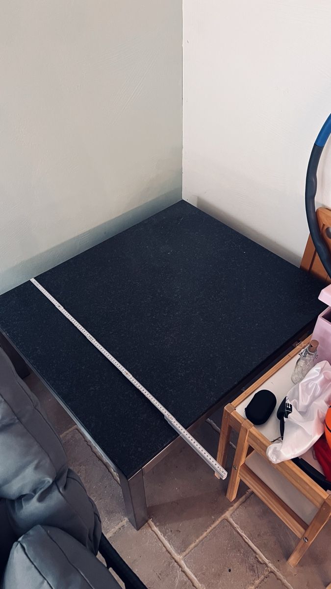 Tables: Couchtisch mit Granitplatte schwarz – D'occasion à schöftland par polymechaniker 4