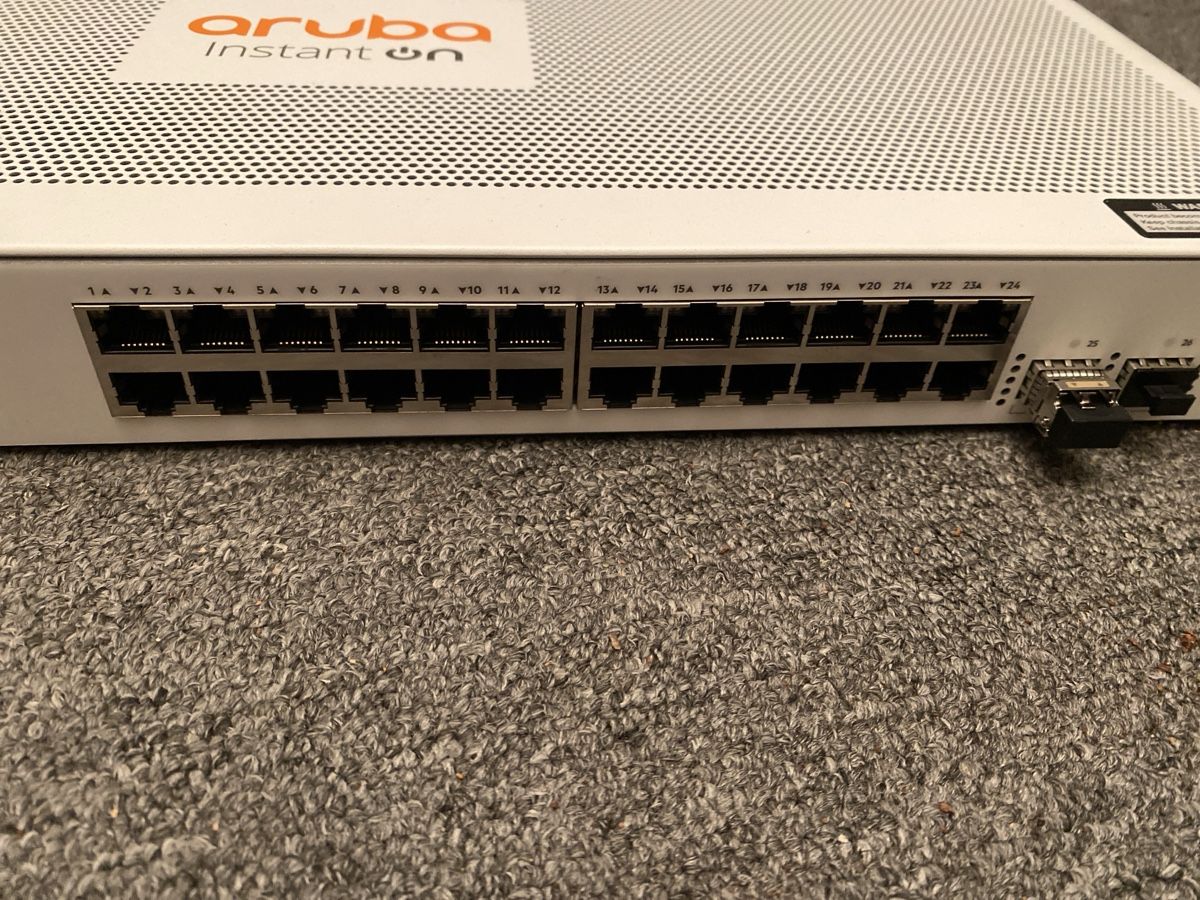 Hub & Switch: Aruba Instant on 1830 – Usato da Widnau venduto da icarus_83 1