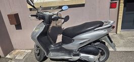 Scooter honda Dylan ses125 pour pièces ou export