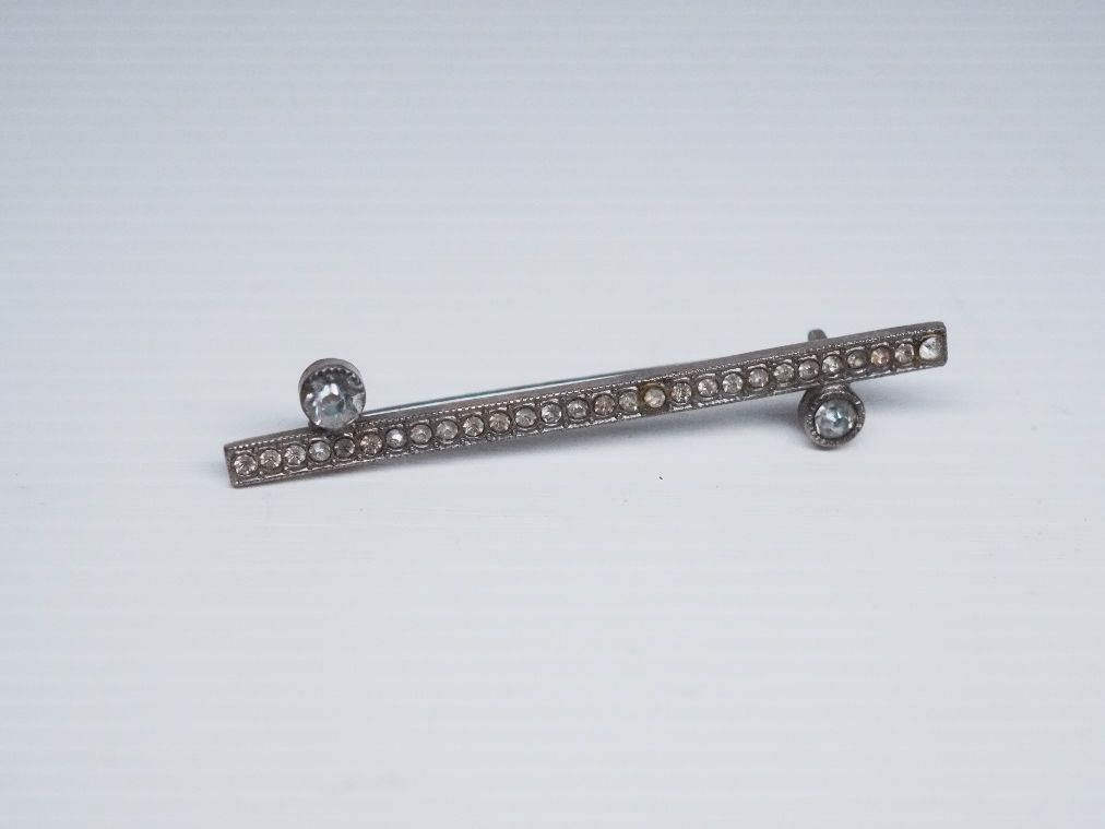 Gablonzer Spille & Fermagli: 9 antike Stabbroschen Strass Perlen Konvolut Brosche ca. 4-5 – Usato da Volketswil venduto da HeredisAntiques 4