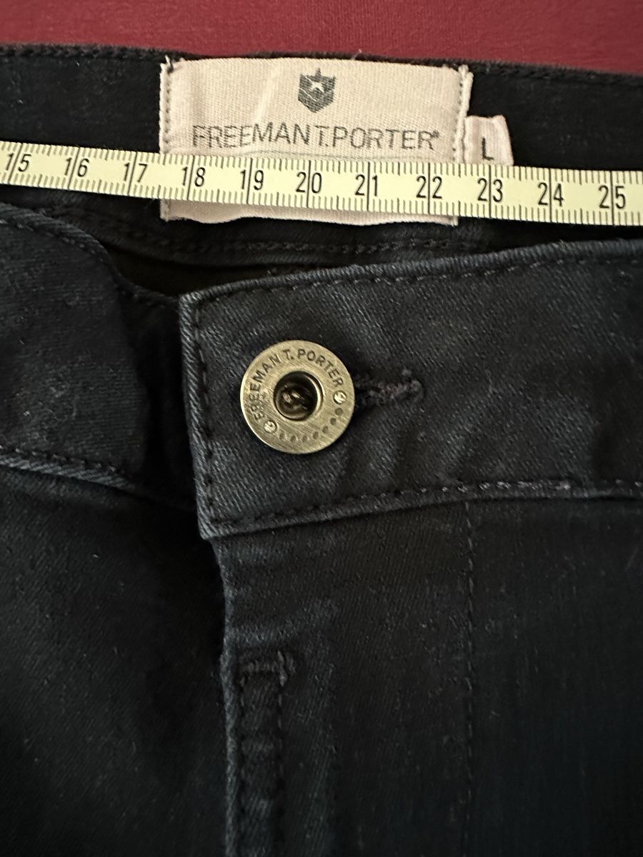 Freeman T. Porter Pantaloni: Jeansshort von Freeman T. Porter – Usato da Wohlenschwil venduto da Richard2011 1