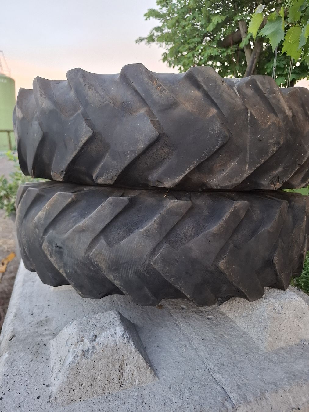 Aebi Pneus & Roues: 2 Räder zu Aebi Tp 1000 – D'occasion à Menzingen par Fiat80-90 6