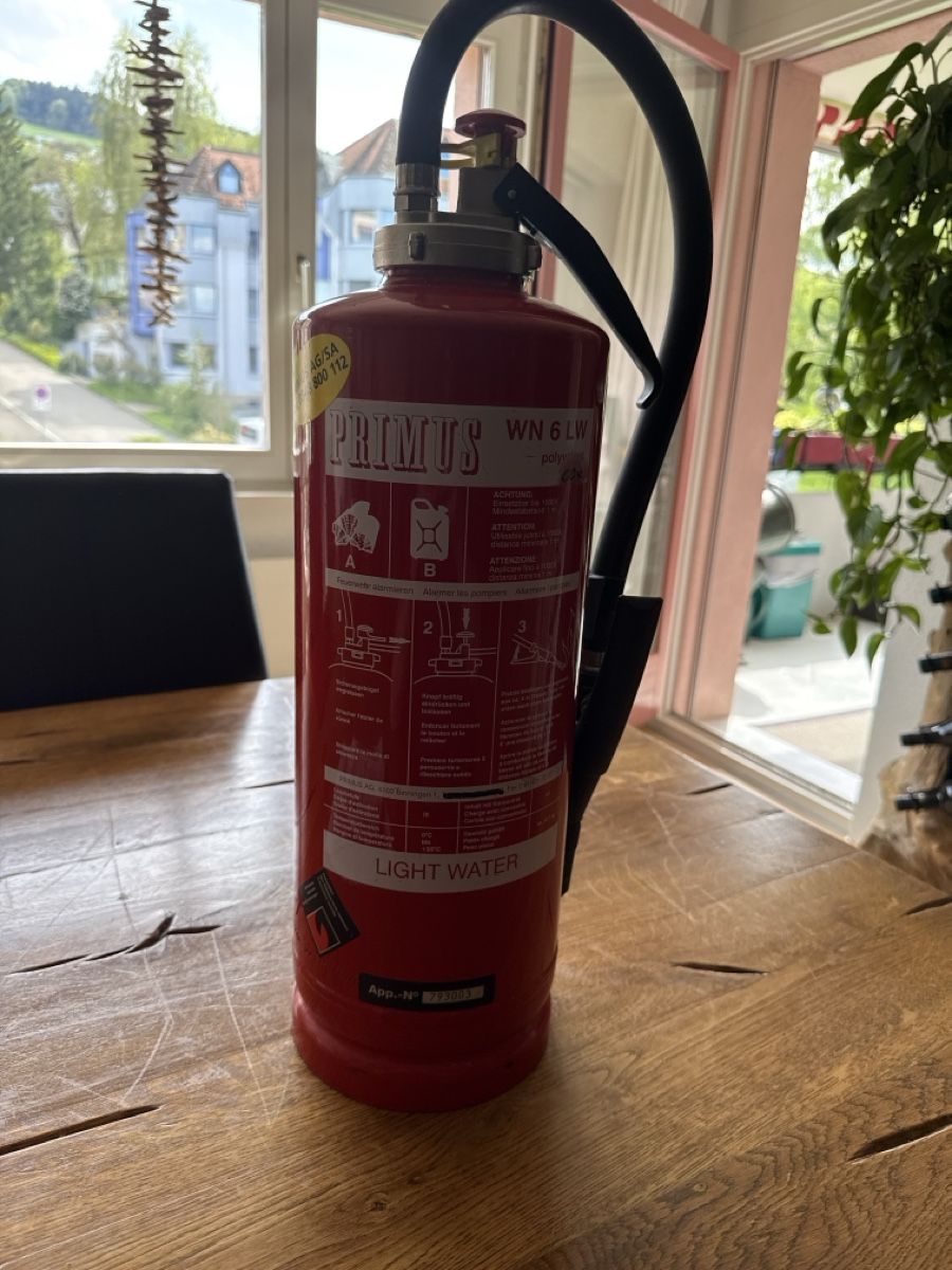 Estintori: Primus Light Water Feuerlöscher – Usato da Rorschacherberg venduto da Mincamerlin