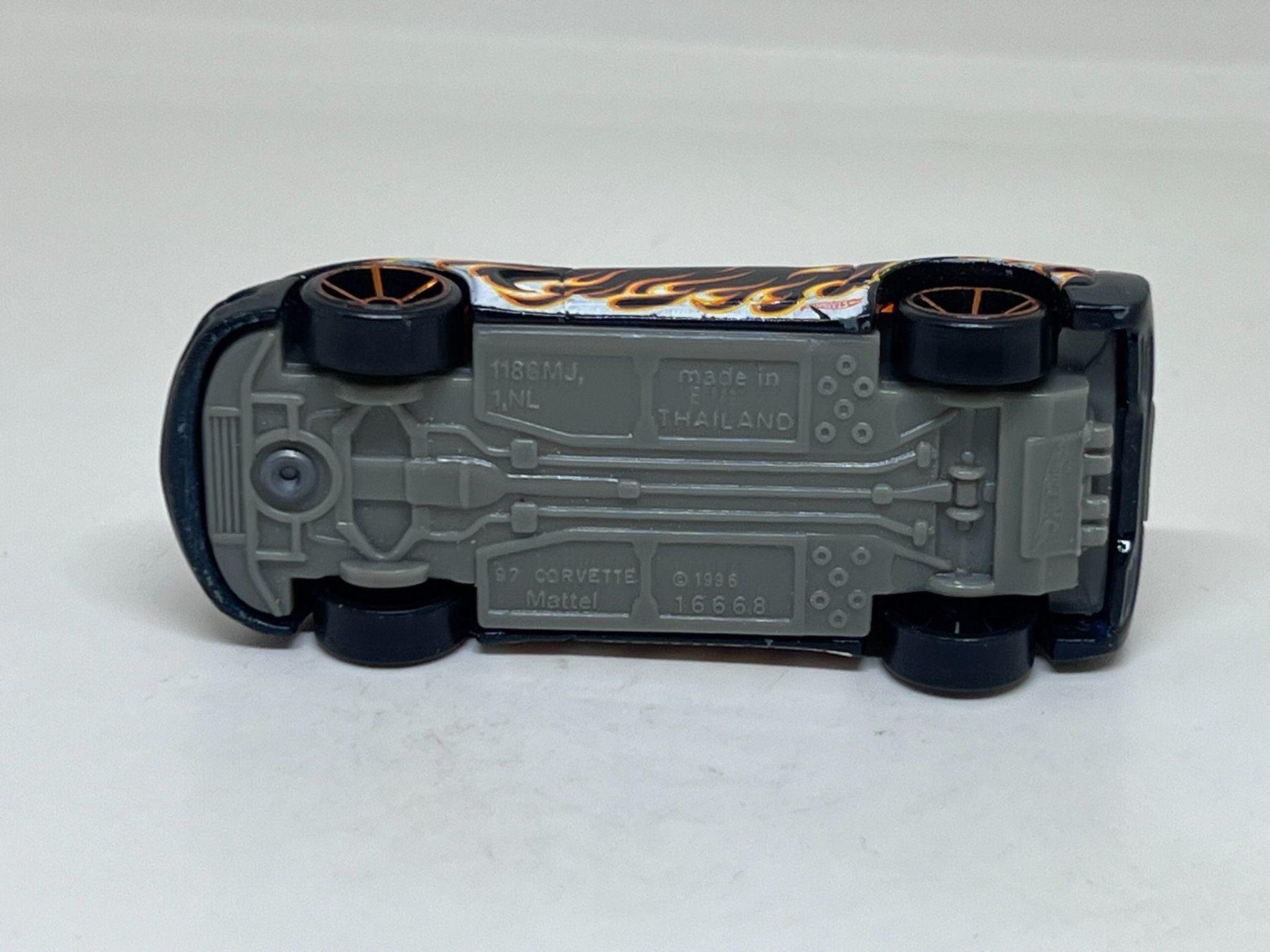 Hot Wheels Modellini d'auto: Hot Wheels '97 Corvette #423 – Usato da Wildegg venduto da LaaBoutique 3
