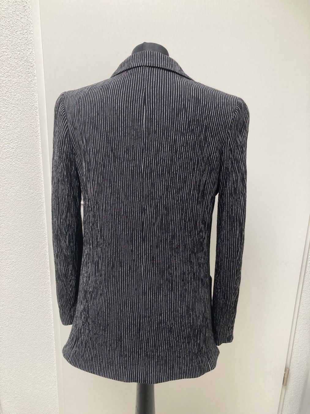 H&M Jacken: Blazer Jacke gestreift H & M. Gr. M, schwarz – Gebraucht aus Glattpark (Opfikon) von Pangie 2