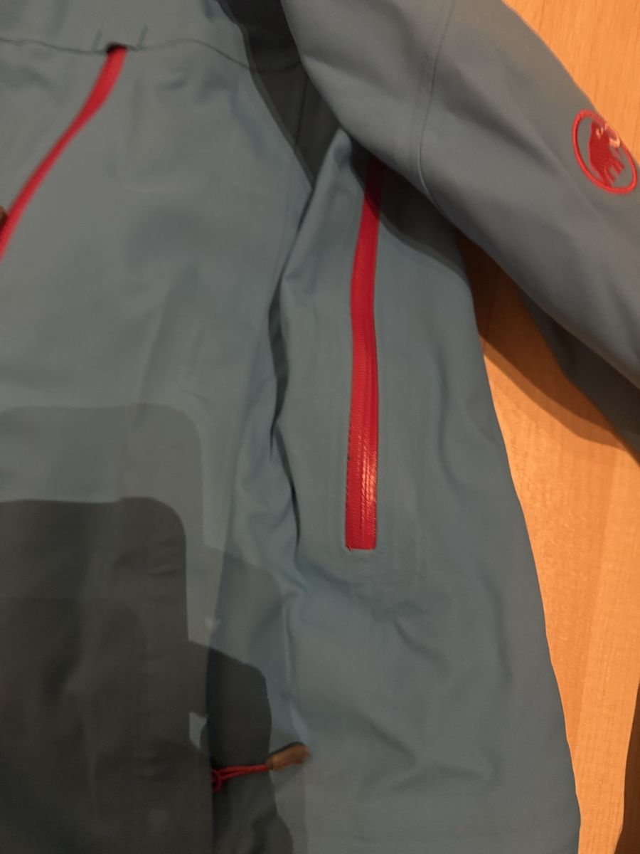 Mammut Giacche: Mammut Winterjacke Drytech mit Schneefang Gr. S – Usato da Chur venduto da lar_6zsy 1
