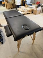 Massageliege schwarz mit Zubeh. gebrauchter Zustand 