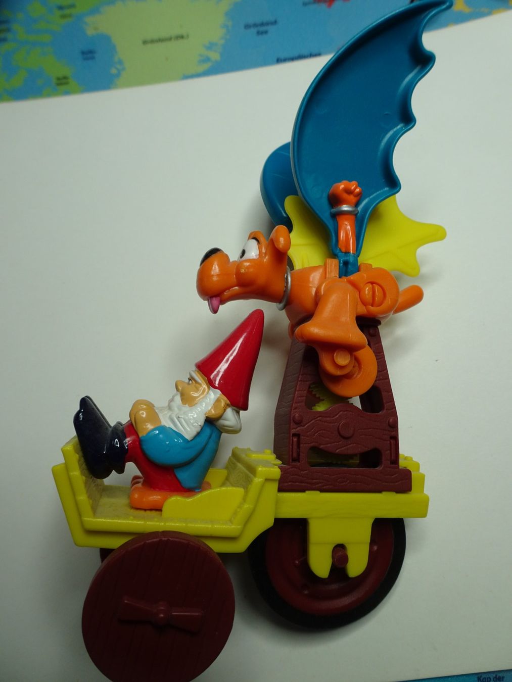 Figuren: Spielzeug Drache mit Gartenzwerg,  Ü-Ei Figur Comics – Gebraucht aus Schönenwerd von schnitzunddrunter 1
