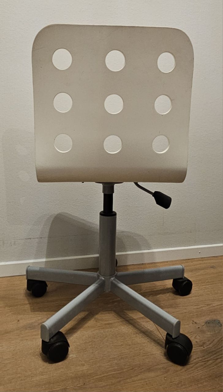 Sedie a rotelle: Ikea Kinder Schreibtisch-Stuhl mit Rollen – Usato da Reichenburg venduto da Kiwi1403 1