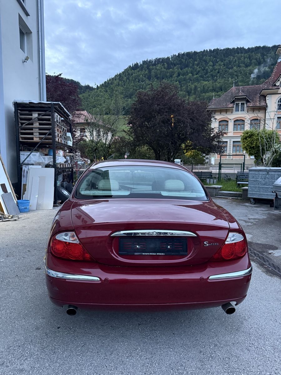 Jaguar Automobili: Jaguar S type 4.0 v8 – Usato da St-Sulpice NE venduto da Delvincuendet 2