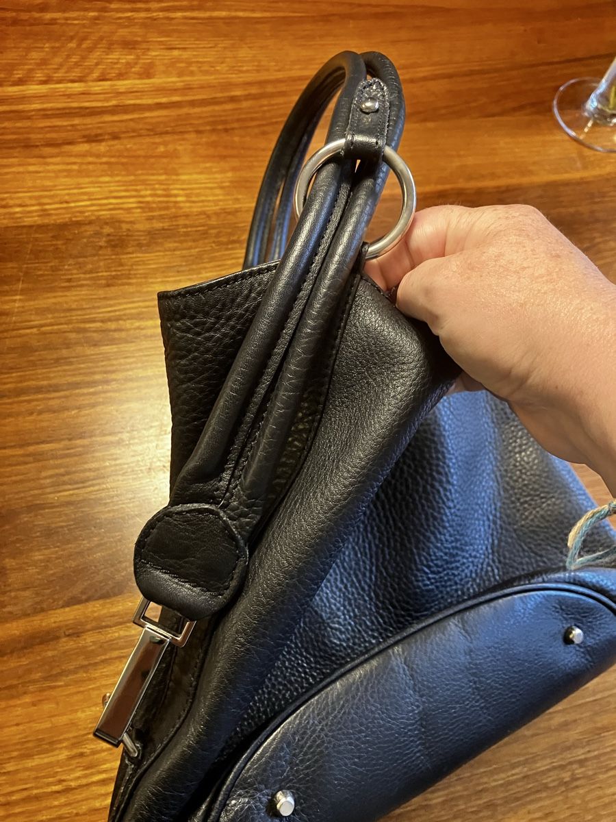 Borse da donna: Beuteltasche Leder schwarz – Usato da Herzogenbuchsee venduto da stellafarella 4