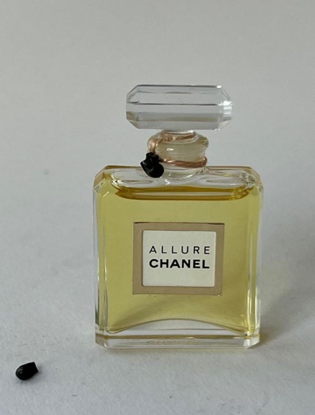 Chanel Profumi & Eau de Toilette: Parfum CHANEL Allure 7.5ml – Usato da Kestenholz venduto da Porsche117