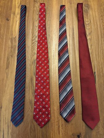 Krawatten Set, 4 Stk., Top Zustand, diverse Marken